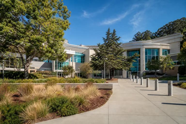 Cañada College campus